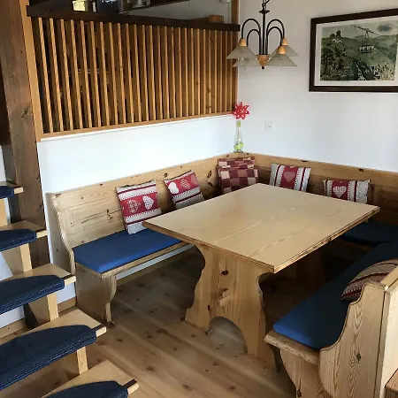 Ferienhaus Tschuggen Nyaraló *